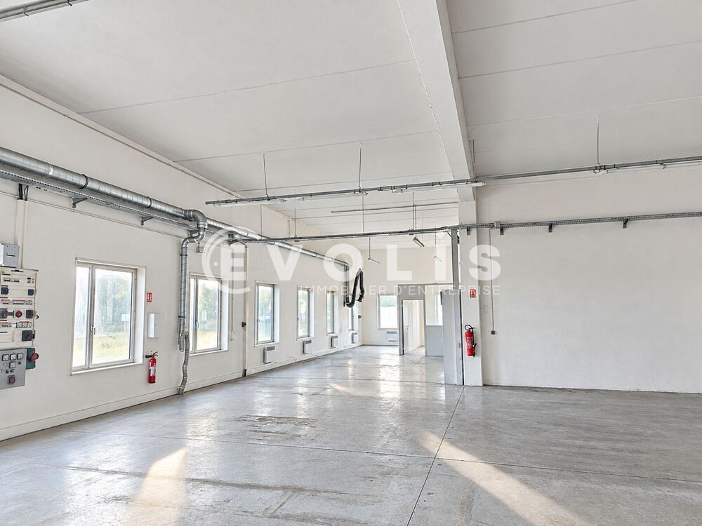   Bureaux - A LOUER - 2 882 m² non divisibles Villebon sur yvette