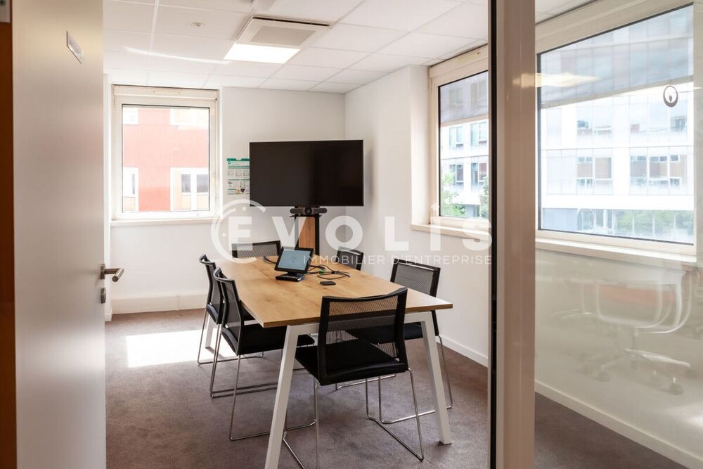   BUREAUX A LOUER AU PIED DU RER A - 2 051 m² divisibles à partir de 219 m² Rueil malmaison
