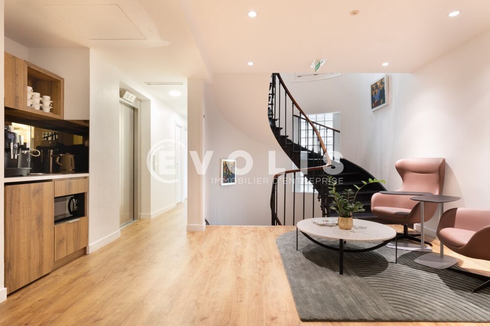   Bureaux - A LOUER - 133 m² non divisibles Paris 16