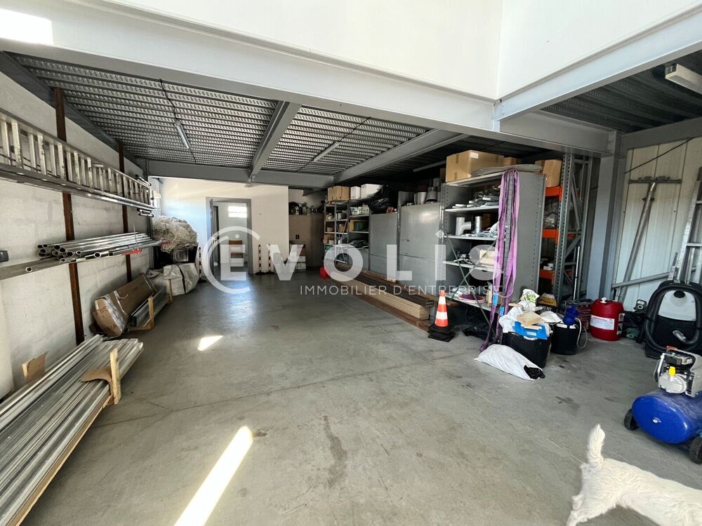   LOCAUX AVEC EXTERIEUR PRIVATIF - 547 m² divisibles à partir de 247 m² Cestas