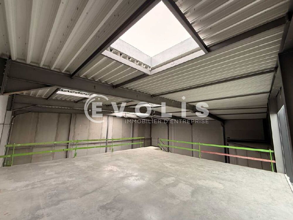   Locaux d'activité - A LOUER - 1 982 m² divisibles à partir de 520 m² Seclin