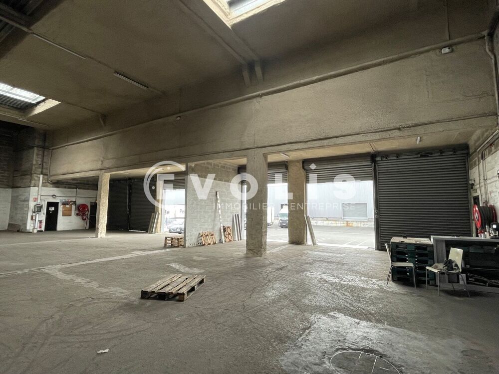   Entrepôts - A LOUER - 5 582 m² divisibles à partir de 75 m² 
