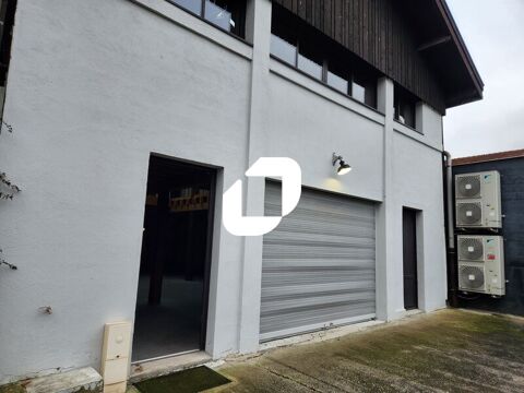 Bureaux - A LOUER - 240 m&sup2; non divisibles 4200 33300 Bordeaux
