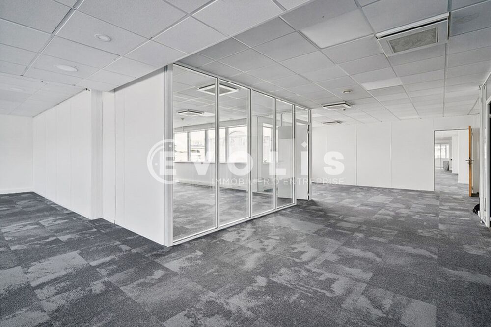   Bureaux - A LOUER - 1 842 m² divisibles à partir de 614 m² Issy les moulineaux