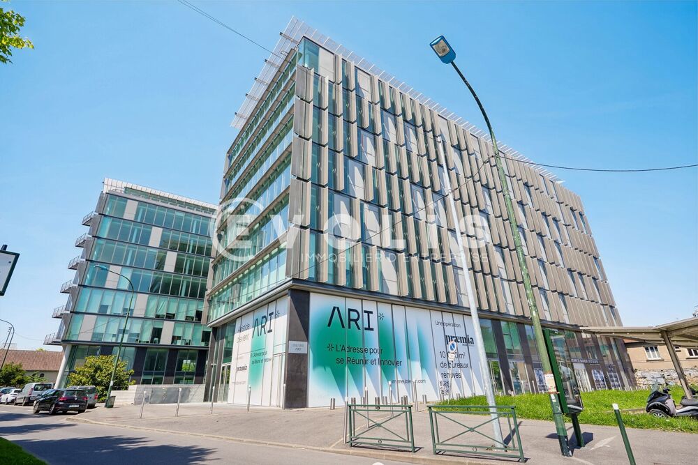  Bureaux - A LOUER - 14 789 m² divisibles à partir de 240 m² 