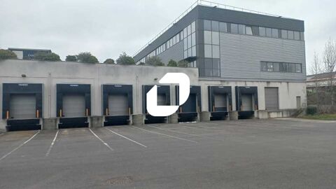Entrepôts - A LOUER - 3 687 m² non divisibles 46088 93200 Saint denis