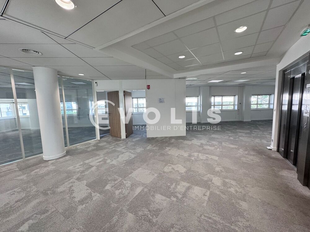   Bureaux - A LOUER - 1 788 m² divisibles à partir de 263 m² Lyon 9