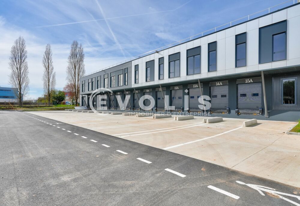   Locaux d'activité - A LOUER - 2 747 m² non divisibles Trappes