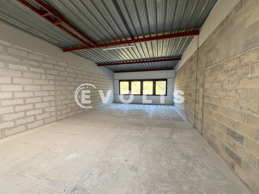   Locaux d'activité - A LOUER - 3 199 m² divisibles à partir de 146 m² Neuilly plaisance