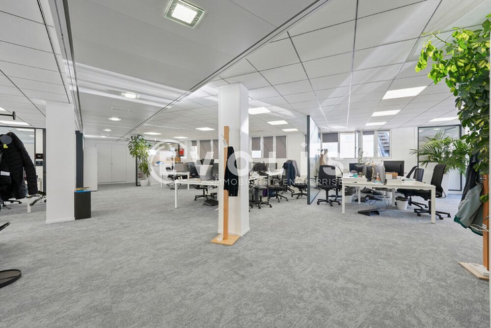   Bureaux - A LOUER - 2 191 m² divisibles à partir de 382 m² Paris 8