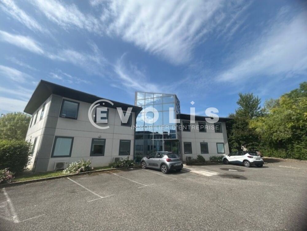  Bureaux - A LOUER - 470 m² divisibles à partir de 130 m² 