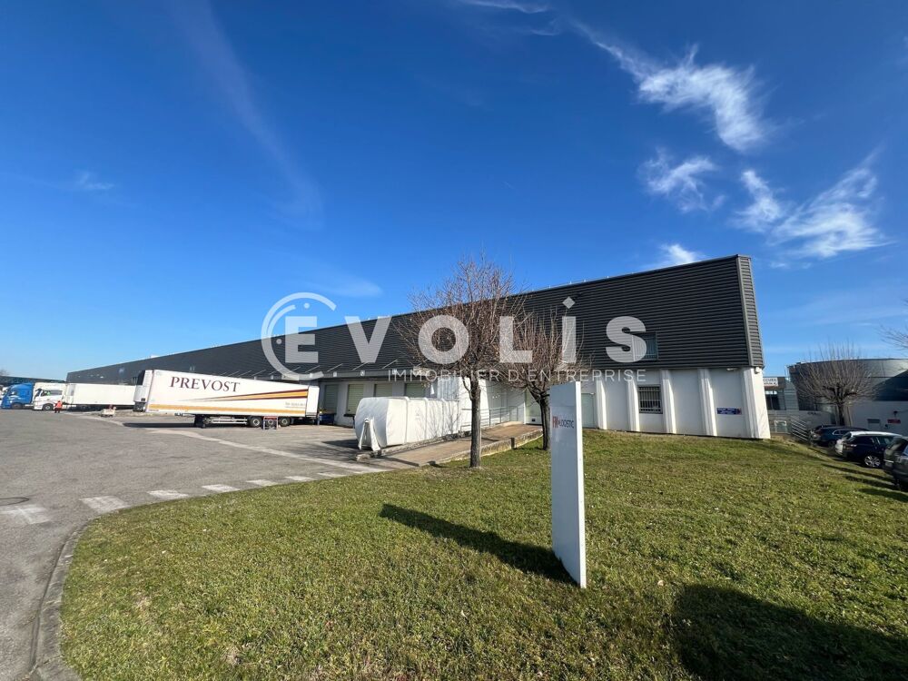   Locaux d'activité - A LOUER - 9 924 m² non divisibles Venissieux