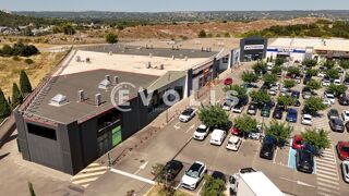   501 m² de Locaux Commerciaux divisibles - 501 m² divisibles à partir de 219 m² Les angles