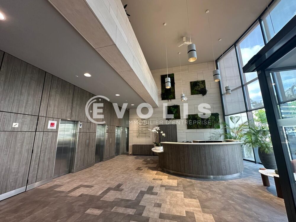   Bureaux - A LOUER - 927 m² divisibles à partir de 411 m² 