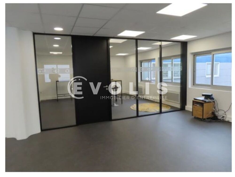  Locaux d'activité - A LOUER - 3 552 m² divisibles à partir de 576 m² Villeneuve d'ascq