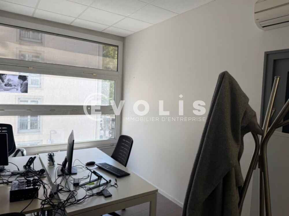   Bureaux - A LOUER - 250 m² non divisibles Lyon 3