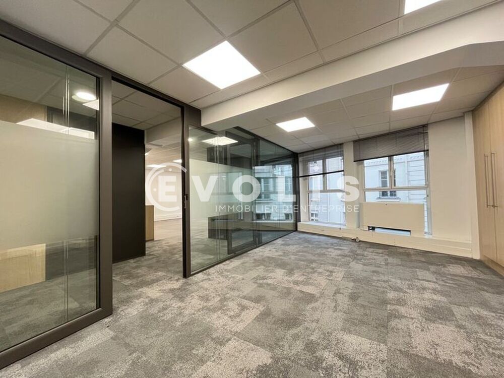   Bureaux - A LOUER - 87 m² non divisibles Paris 2