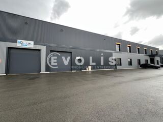   A louer à NEUVILLE SUR SAONE - 252 m² non divisibles Neuville sur saone