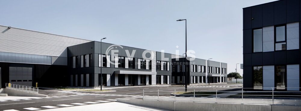   Locaux d'activité - A LOUER - 11 639 m² divisibles à partir de 1 245 m² Le bourget