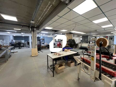   Locaux d'Activit�s - A VENDRE OU A LOUER - 1�250 m� non divisibles 