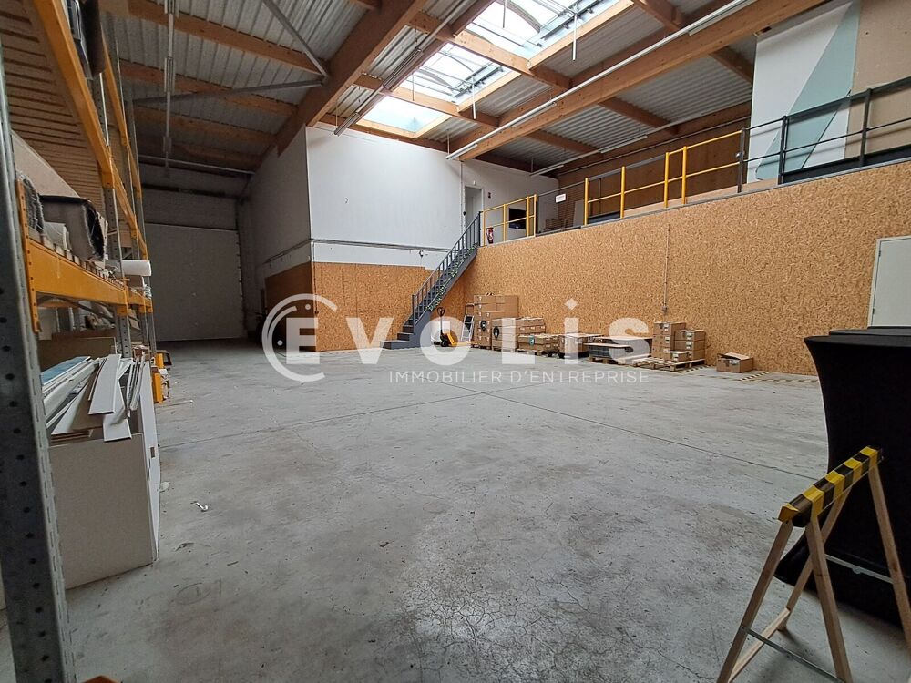   Locaux d'activité - A LOUER - 450 m² non divisibles 