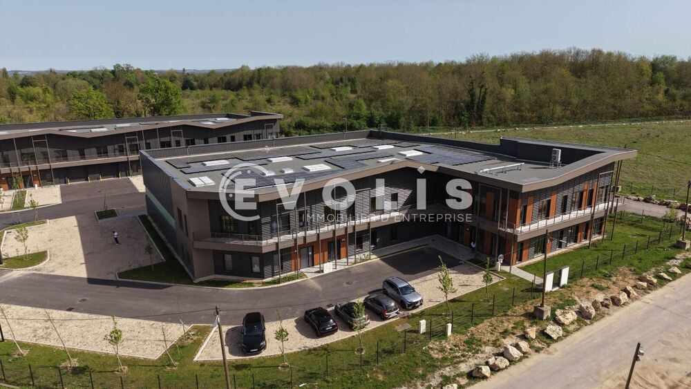   Locaux d'activité - A LOUER - 3 360 m² divisibles à partir de 407 m² 
