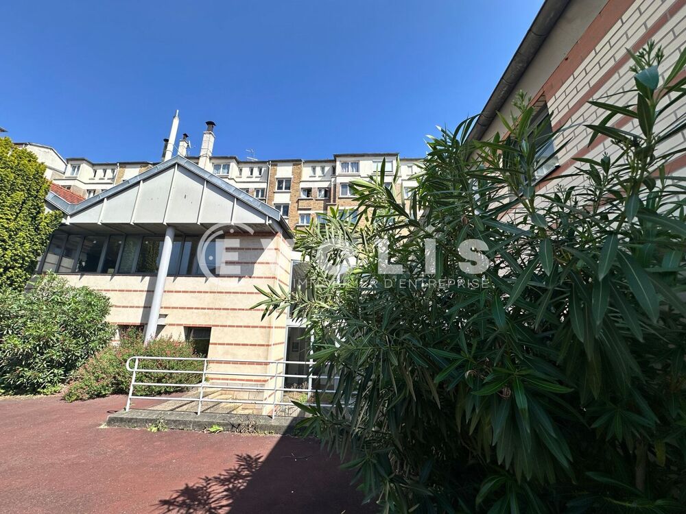   Bâtiment indépendant à vendre au pied du RER - 480 m² non divisibles Cachan