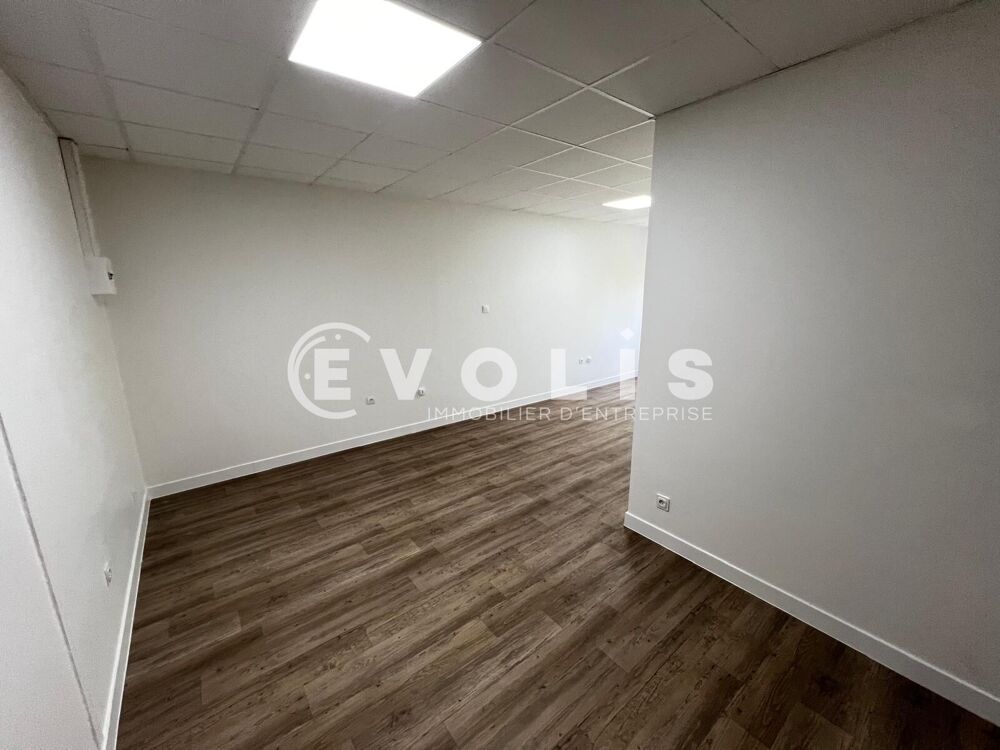   Bureaux - A LOUER - 380 m² divisibles à partir de 28 m² Ormoy