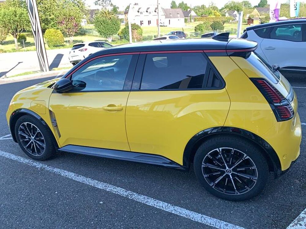 R5 Renault 5 E-Tech Electrique 150 ch autonomie confort Iconic 2025 occasion 29900 Concarneau