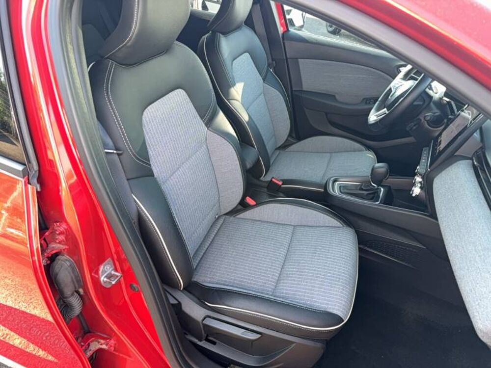 Clio E-Tech full hybrid 145 Techno 2023 occasion 56800 Plo&euml;rmel