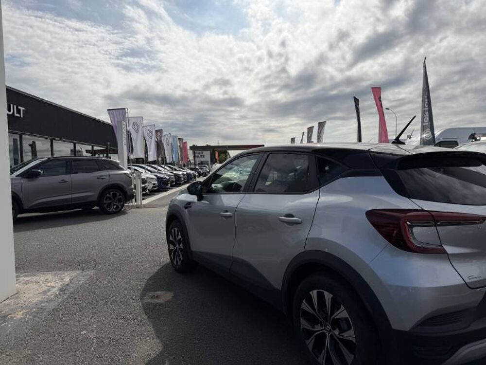 Captur E-Tech full hybrid 145 Evolution 2023 occasion 22200 Guingamp