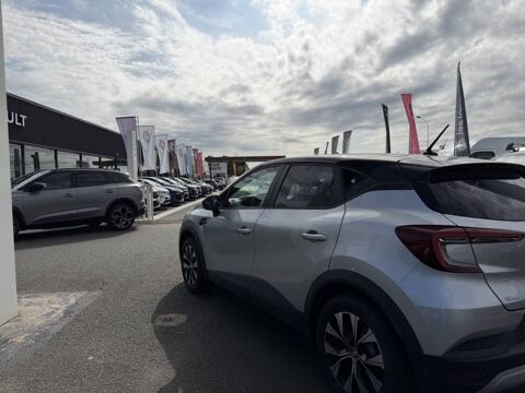 Captur E-Tech full hybrid 145 Evolution 2023 occasion 22200 Guingamp