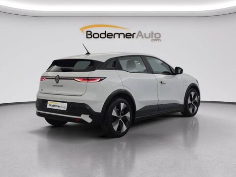 M&eacute;gane Megane E-Tech EV40 130ch standard charge Equilibre 2022 occasion 22000 Saint-Brieuc
