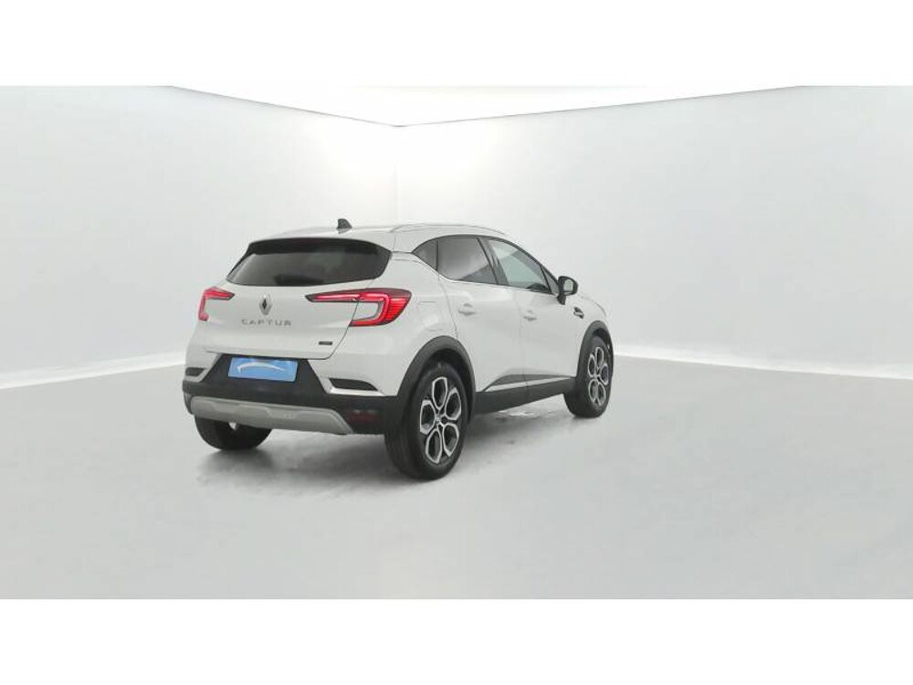 Captur E-Tech full hybrid 145 Techno fast track 2023 occasion 56850 Caudan