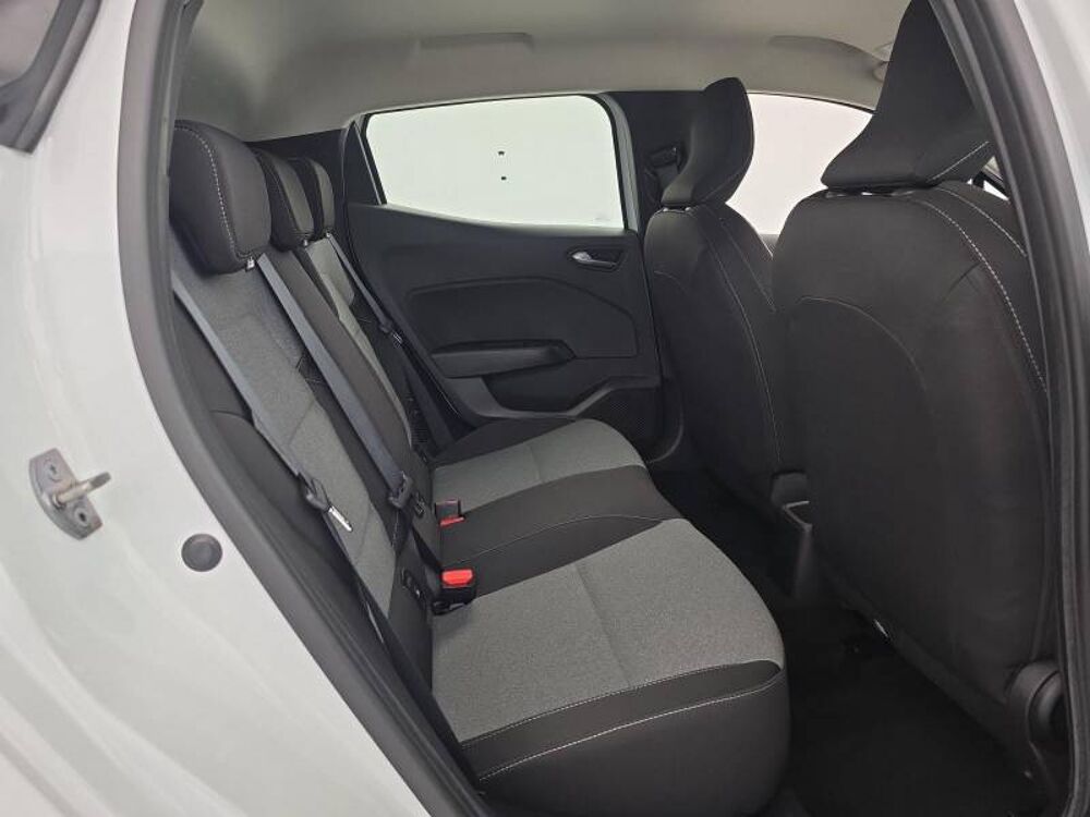Clio E-Tech full hybrid 145 Evolution 2023 occasion 29000 Quimper
