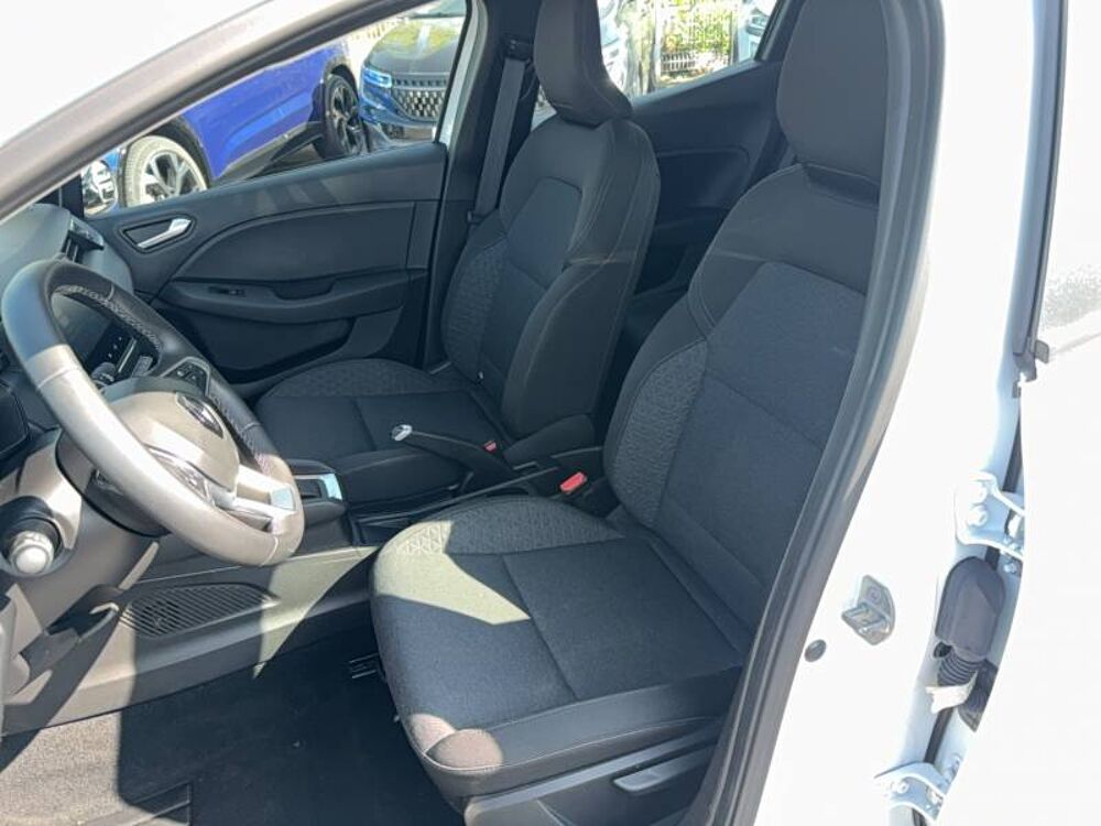 Clio E-Tech full hybrid 145 Equilibre 2023 occasion 56800 Plo&euml;rmel