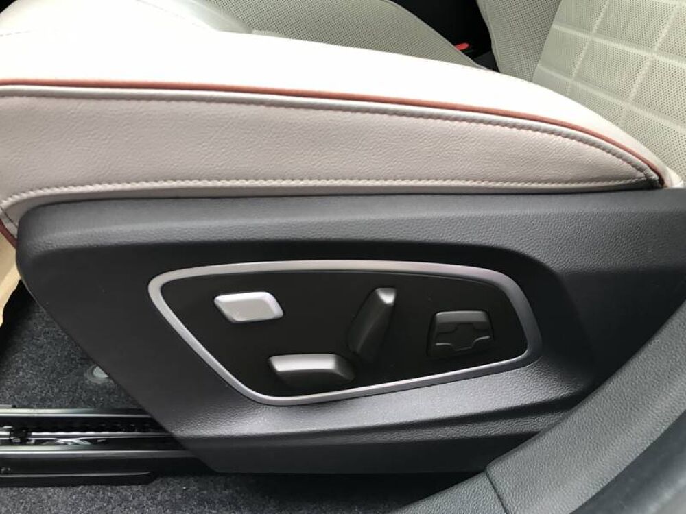 M&eacute;gane Megane E-Tech EV60 220 ch super charge Iconic 2023 occasion 14500 Vire