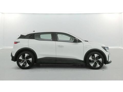 M&eacute;gane Megane E-Tech EV40 130ch standard charge Equilibre 2023 occasion 56800 Plo&euml;rmel
