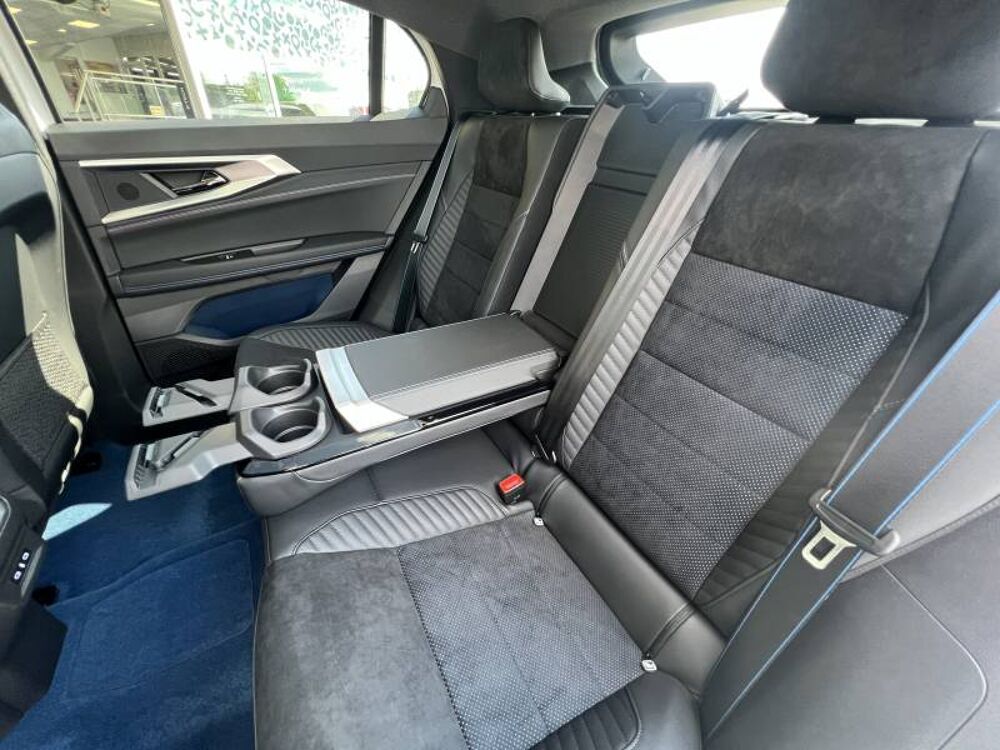 Rafale hyper hybrid E-Tech 300 ch 4x4 atelier Alpine 2026 occasion 50000 Saint-L&ocirc;