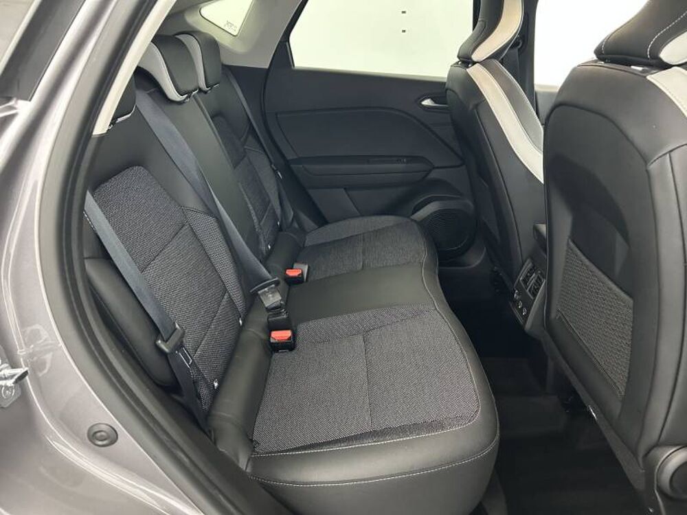 Captur E-Tech full hybrid 145 Techno fast track 2022 occasion 22500 Paimpol