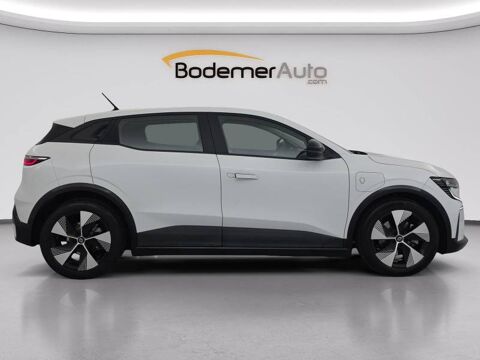 M&eacute;gane Megane E-Tech EV40 130ch standard charge Equilibre 2022 occasion 22000 Saint-Brieuc