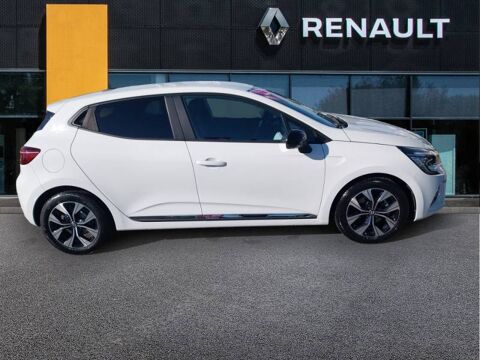 Clio E-Tech hybride 145 Evolution 2023 occasion 14200 H&eacute;rouville-Saint-Clair