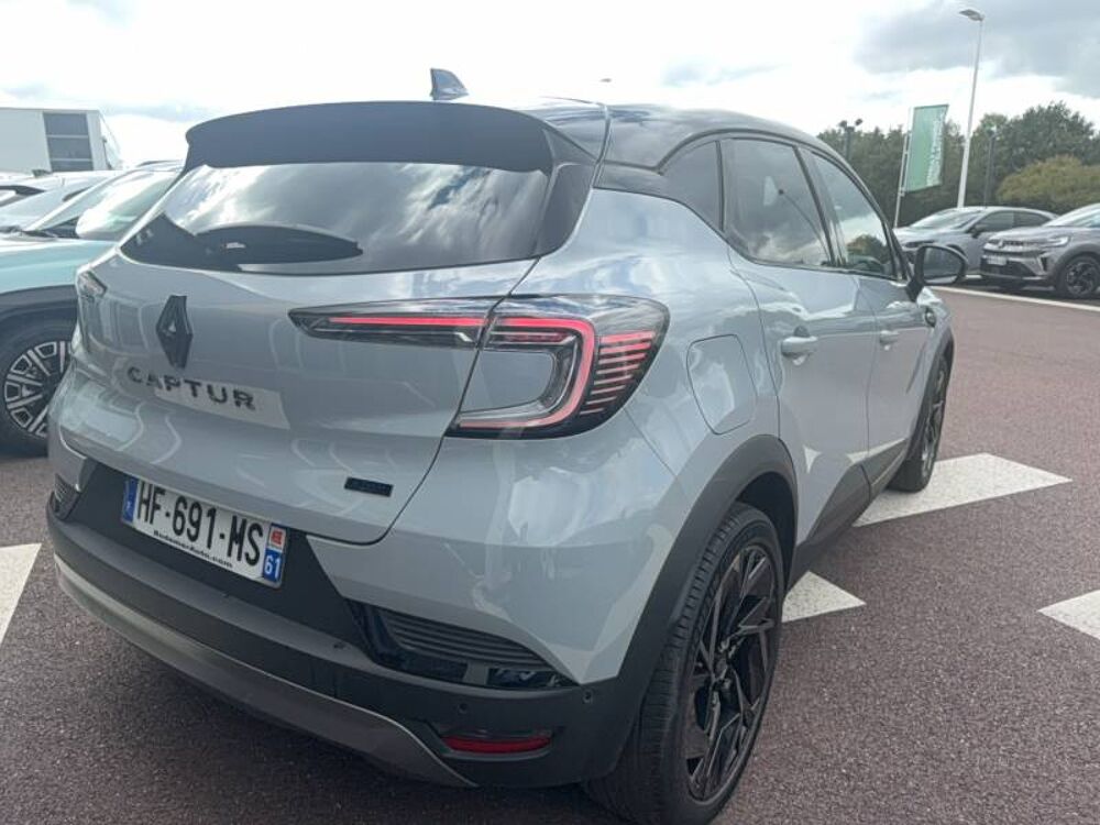 Captur E-Tech full hybrid 160 ch esprit Alpine 2025 occasion 50000 Saint-L&ocirc;