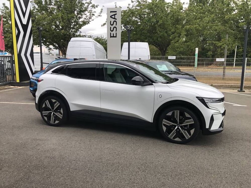 M&eacute;gane Megane E-Tech EV60 220 ch super charge Iconic 2023 occasion 14500 Vire