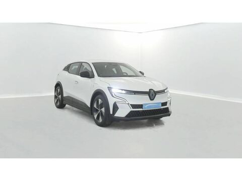 M&eacute;gane Megane E-Tech EV40 130ch standard charge Equilibre 2023 occasion 56800 Plo&euml;rmel