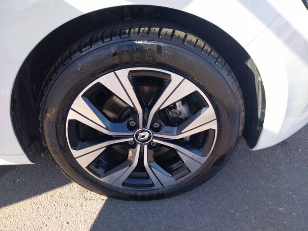 Clio E-Tech hybride 145 Evolution 2023 occasion 14200 H&eacute;rouville-Saint-Clair
