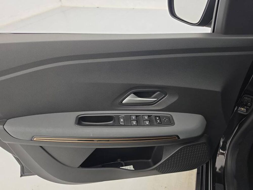 Sandero TCe 110 Stepway Extreme + 2023 occasion 29000 Quimper