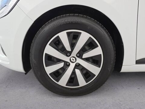 Clio E-Tech full hybrid 145 Equilibre 2023 occasion 29900 Concarneau