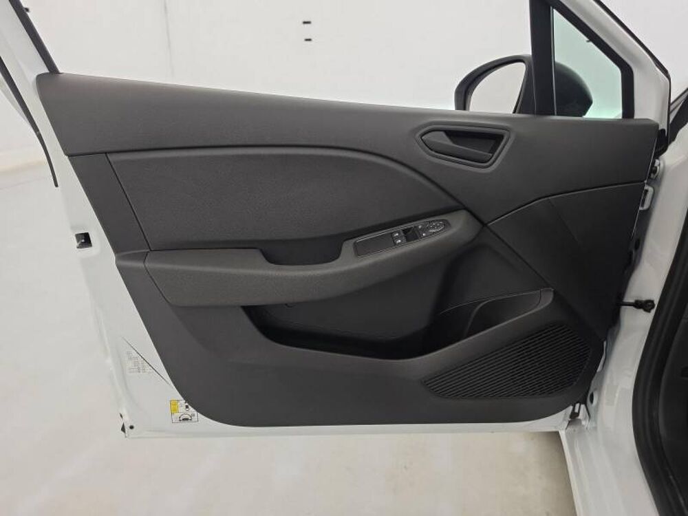 Clio SCe 65 Authentic 2023 occasion 29150 Ch&acirc;teaulin