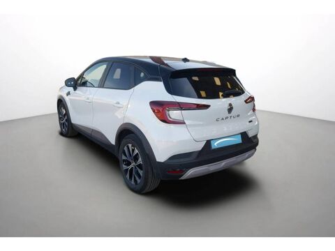 Captur E-Tech full hybrid 145 Evolution 2022 occasion 14200 H&eacute;rouville-Saint-Clair